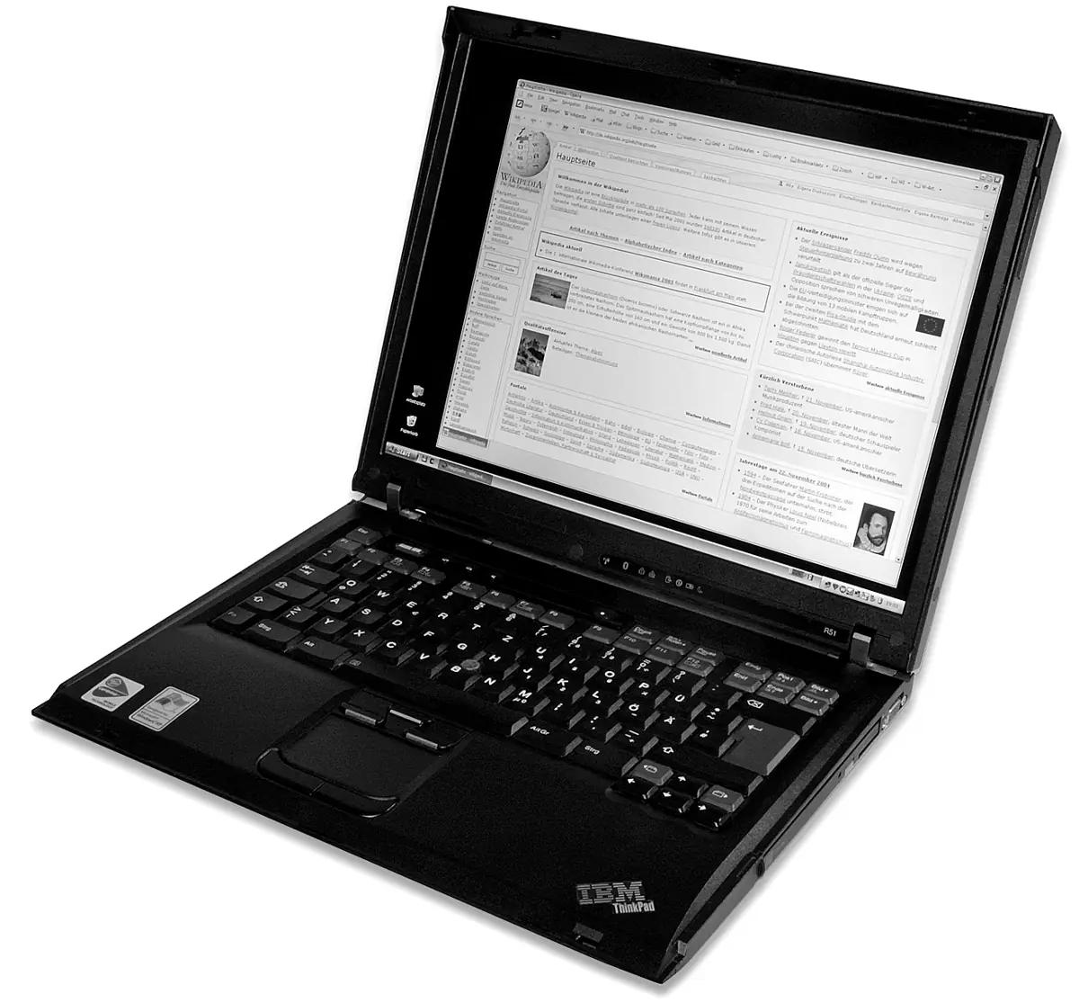 Laptop negru IBM ThinkPad R51 deschis